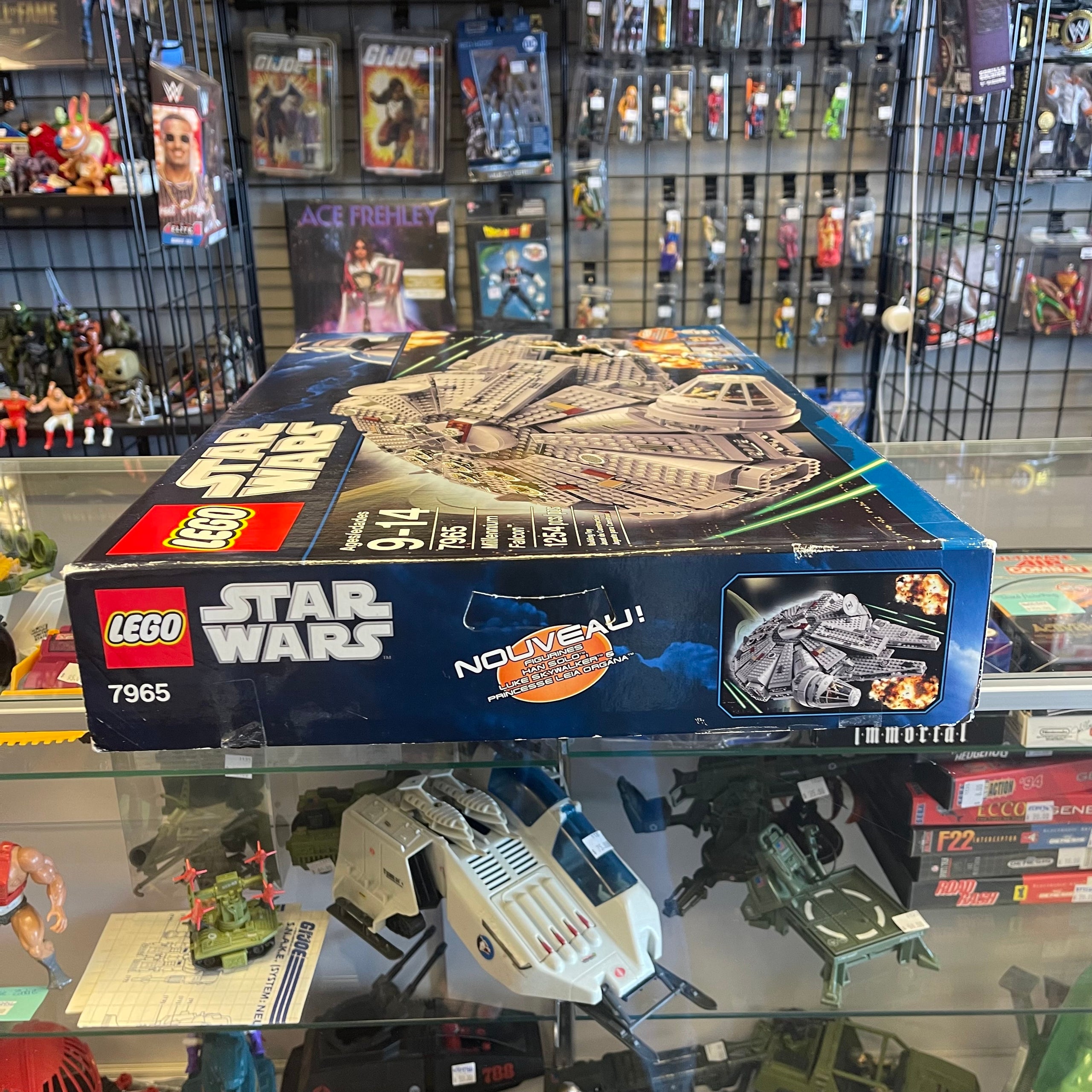 LEGO Star Wars Millennium Falcon 7965 PREOWNED SEALED BOX DAMAGE South Side Toys More
